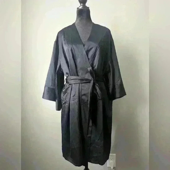 ThirdLove Black Robe - Picture 3 of 10